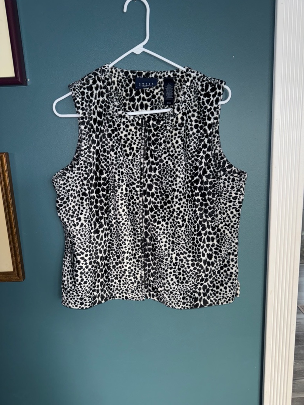 Sleeveless Leopard-Print Camisole in Black and White 248